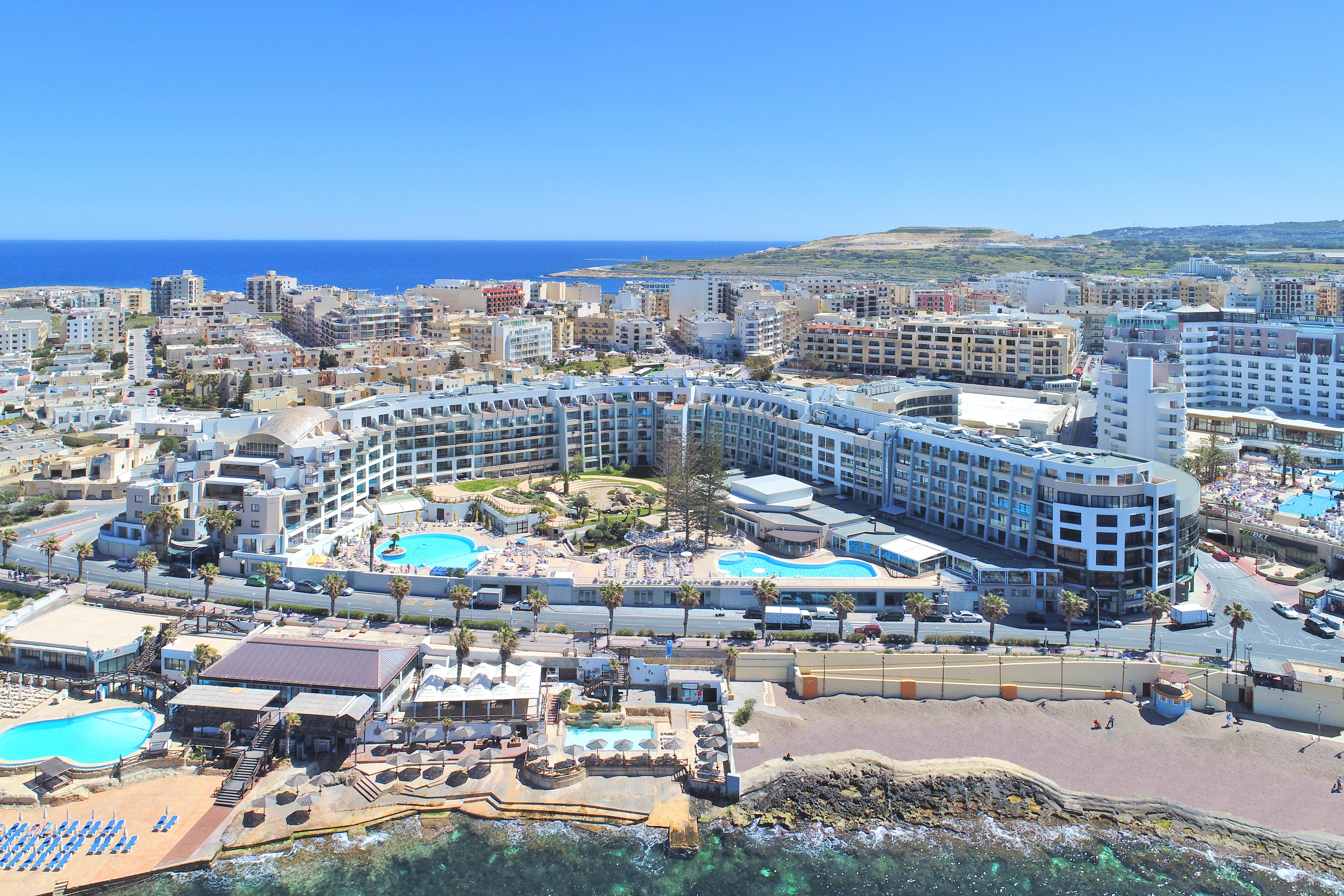 Doubletree By Hilton Malta Hotel Сейнт Полс Бей Екстериор снимка